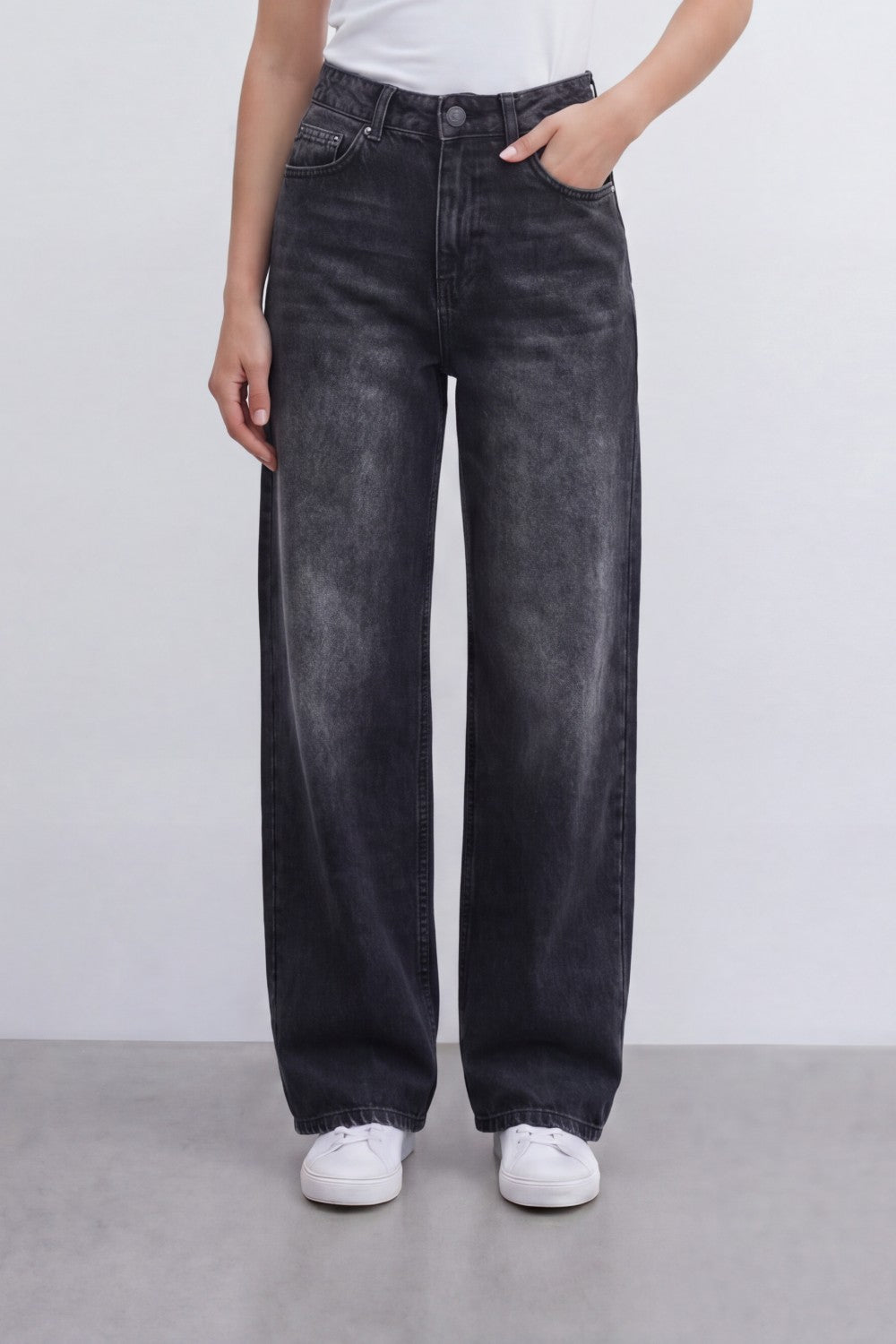 Women’s Tomato Store Shadow Fade Wide Leg Jeans With Smoky Washed Denim Texture Soft Sanded Vertical Fade Effect Pants