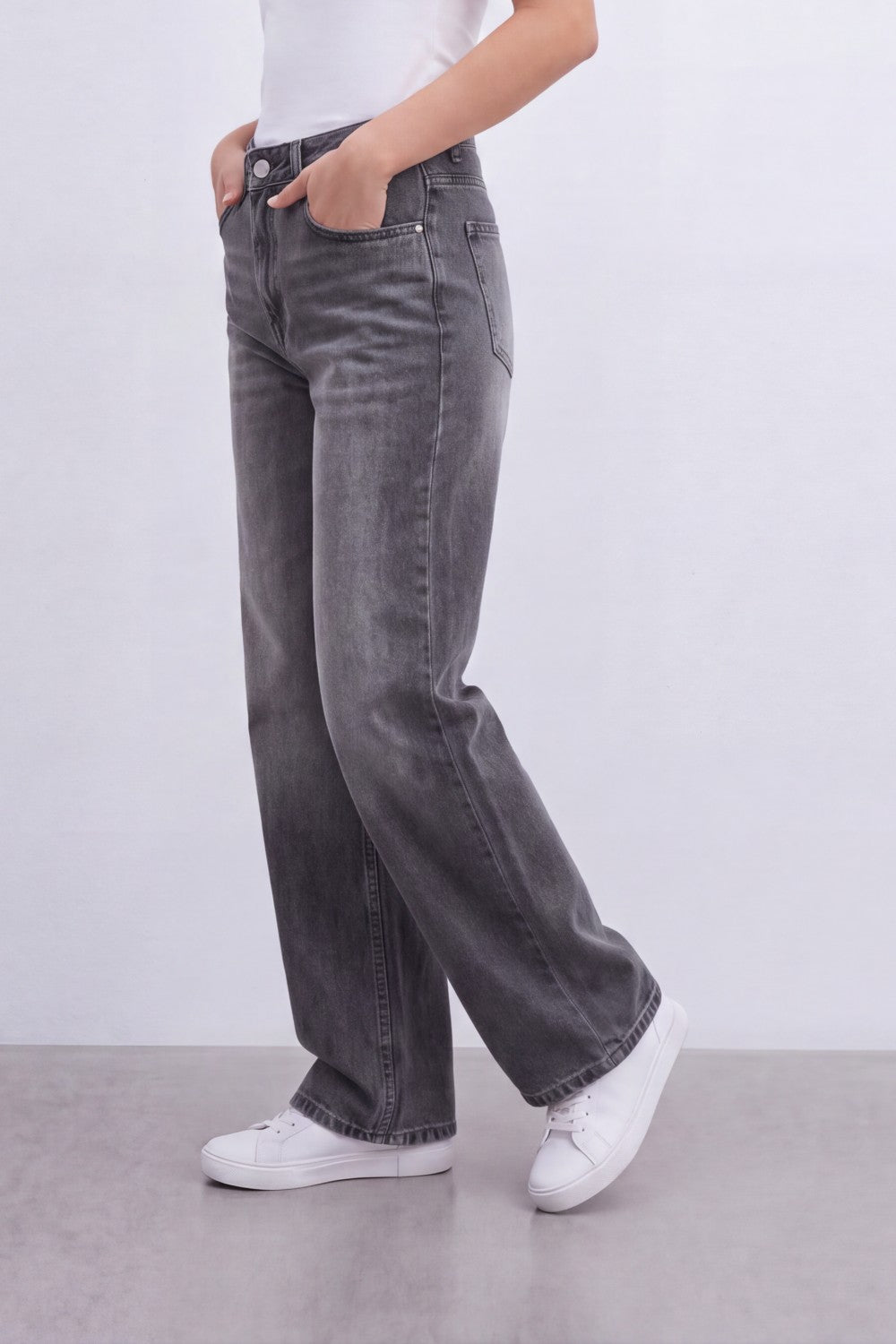 Women’s Tomato Store Shadow Fade Wide Leg Jeans With Smoky Washed Denim Texture Soft Sanded Vertical Fade Effect Pants