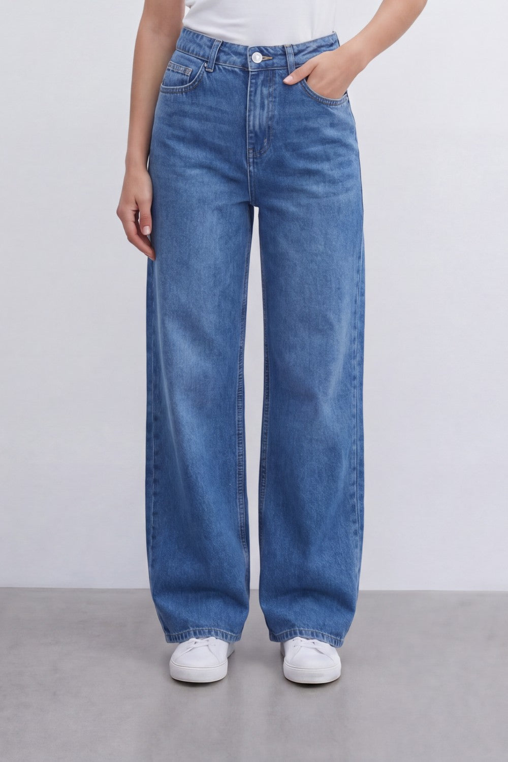 Women’s Tomato Store Sky Fade Wide Leg Jeans With Washed Denim Texture Soft Whisker Fade Effect Vertical Grain Pants
