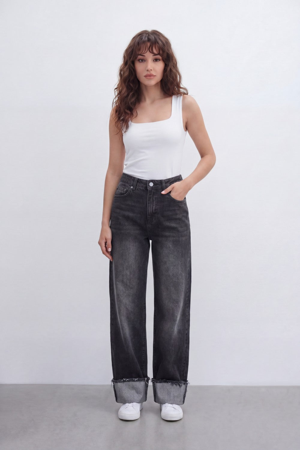 Women’s Tomato Store Cuffed Fade Wide Leg Jeans With Smoky Washed Denim Texture Soft Sanded Surface Vertical Fade Effect Pants