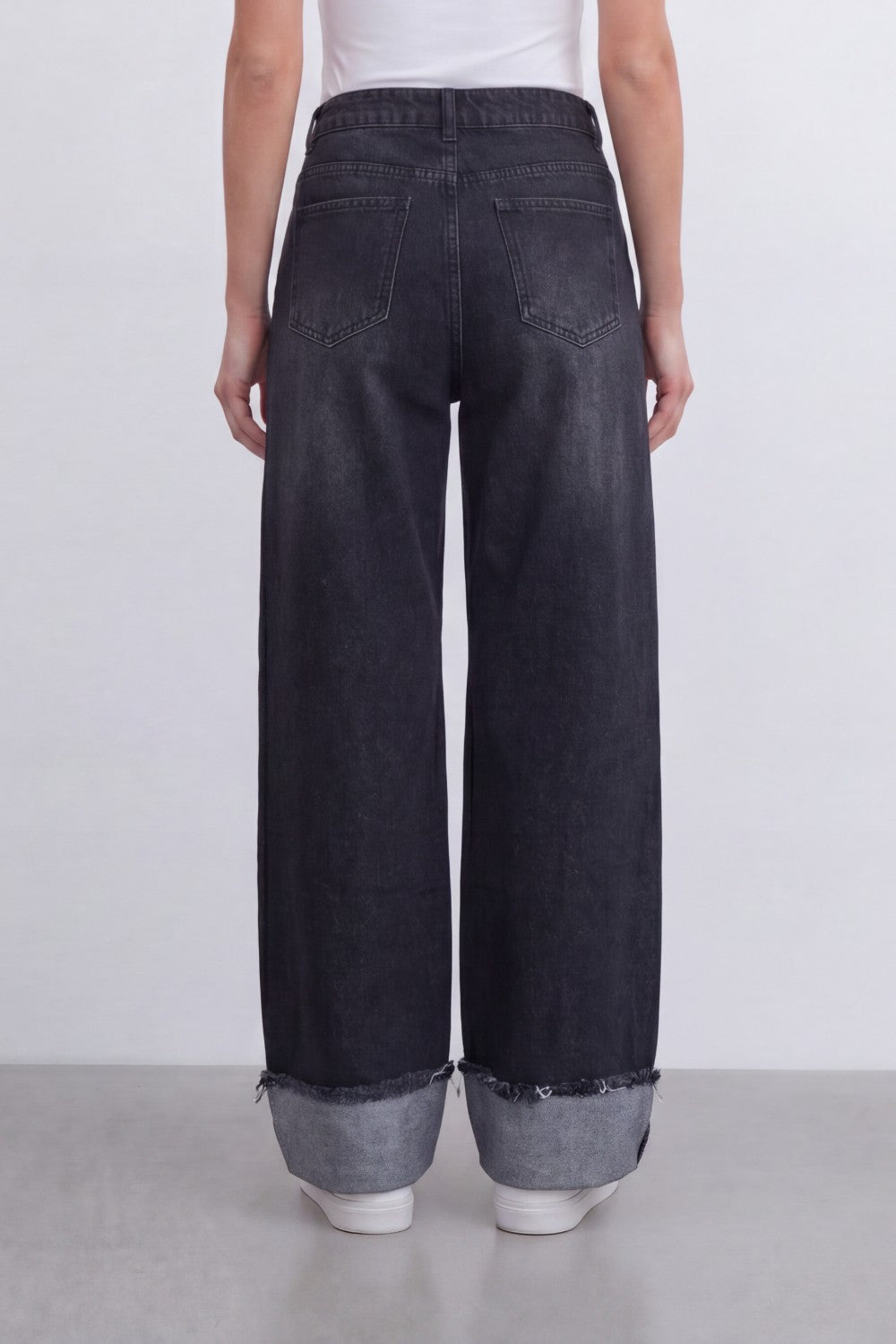 Women’s Tomato Store Cuffed Fade Wide Leg Jeans With Smoky Washed Denim Texture Soft Sanded Surface Vertical Fade Effect Pants