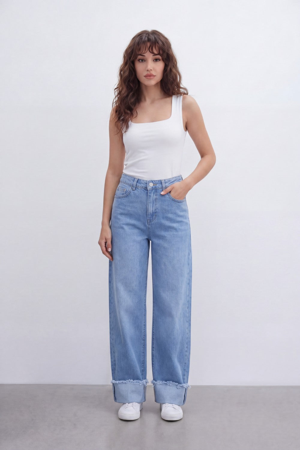 Women’s Tomato Store Cuffed Fade Wide Leg Jeans With Smoky Washed Denim Texture Soft Sanded Surface Vertical Fade Effect Pants