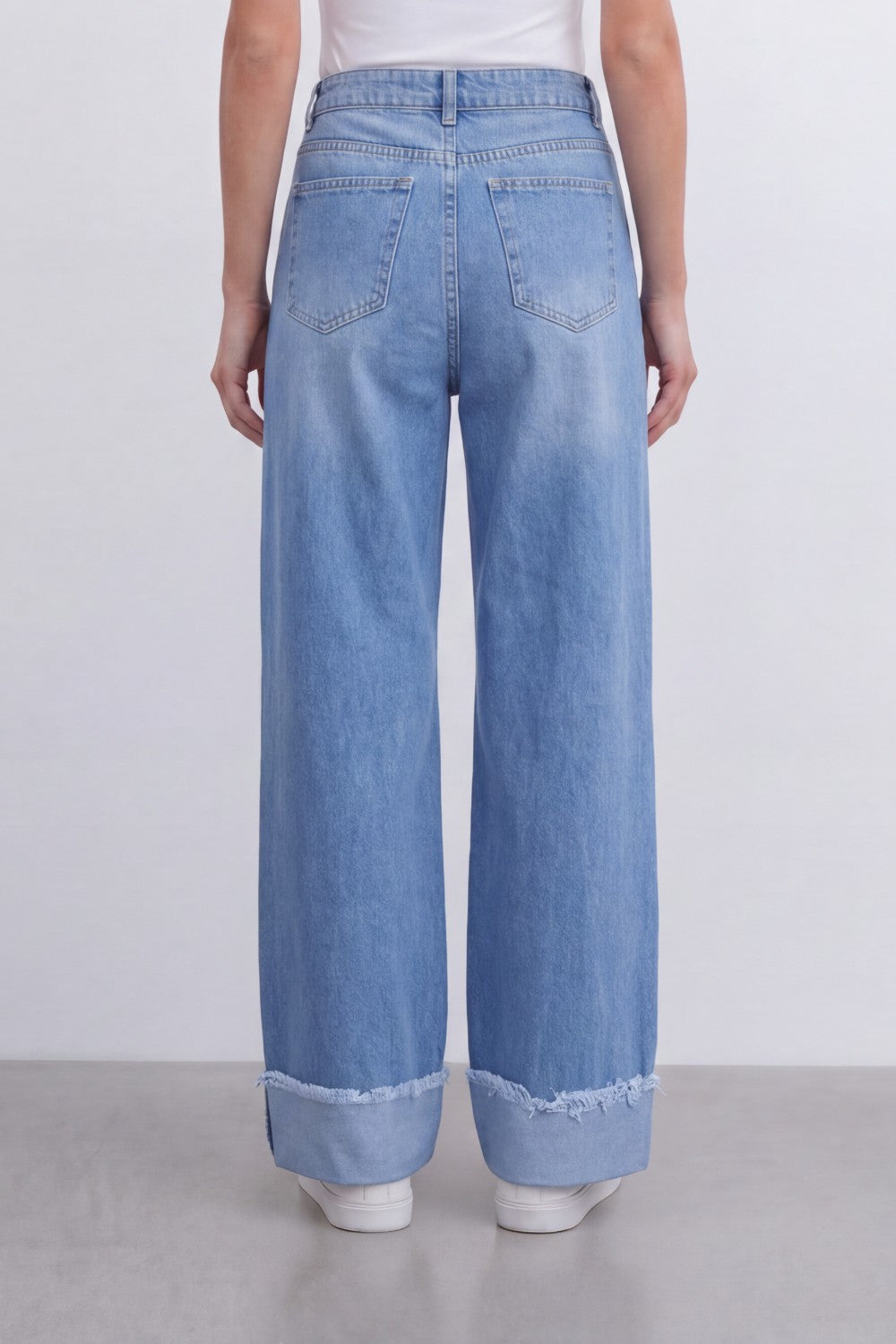 Women’s Tomato Store Cuffed Fade Wide Leg Jeans With Smoky Washed Denim Texture Soft Sanded Surface Vertical Fade Effect Pants