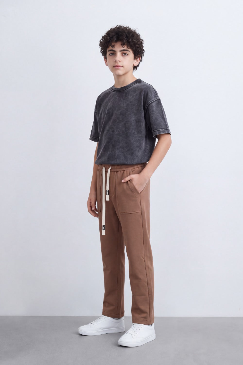 Men's Tomato Store Soft Twill Cargo Jogger Pants Patch Pocket Detail Elastic Drawstring Wide Leg