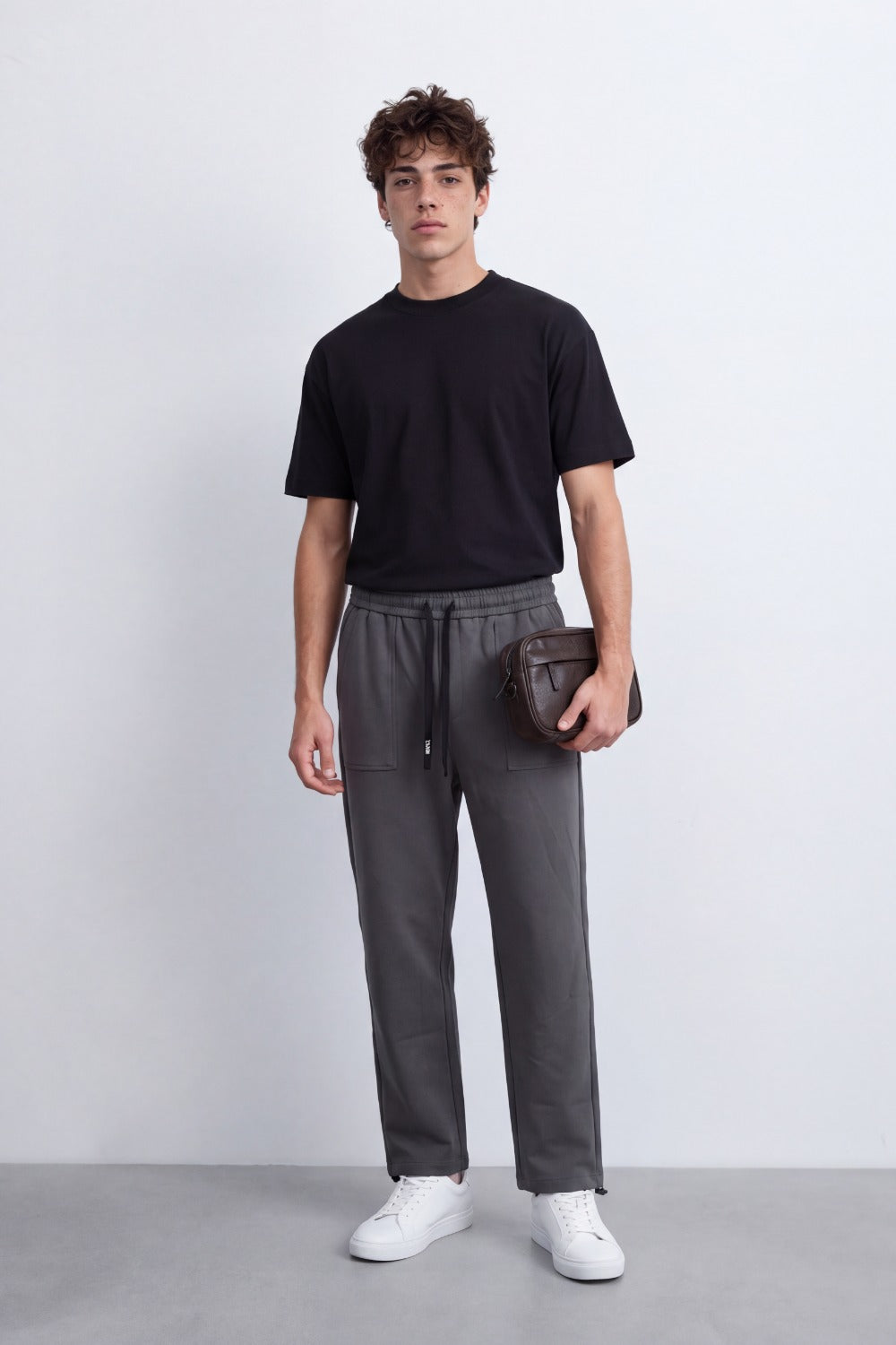 Men's Tomato Store Soft Twill Cargo Jogger Sweatpants Patch Pocket Detail Elastic Drawstring Wide Leg
