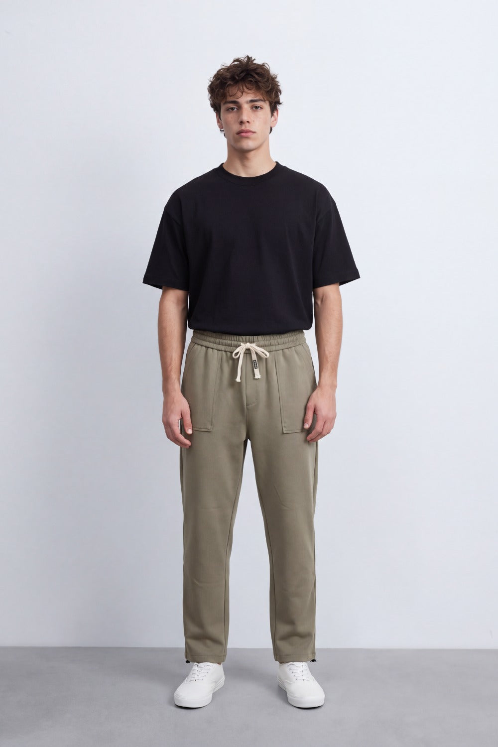 Men's Tomato Store Soft Twill Cargo Jogger Sweatpants Patch Pocket Detail Elastic Drawstring Wide Leg