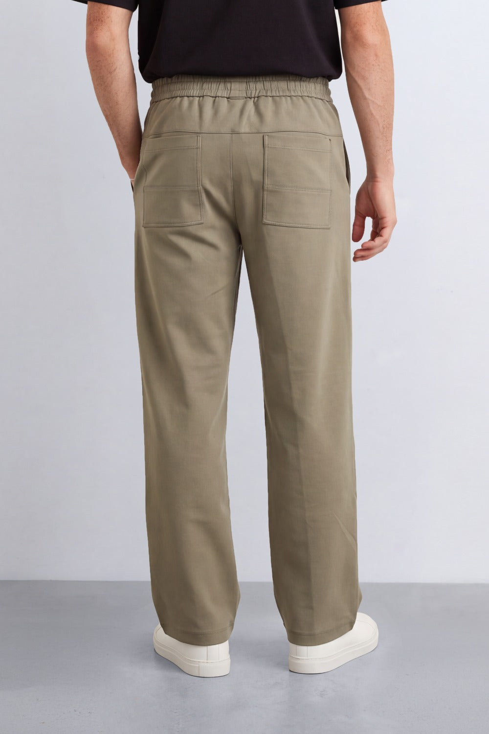 Men's Tomato Store Soft Twill Cargo Jogger Sweatpants Patch Pocket Detail Elastic Drawstring Wide Leg