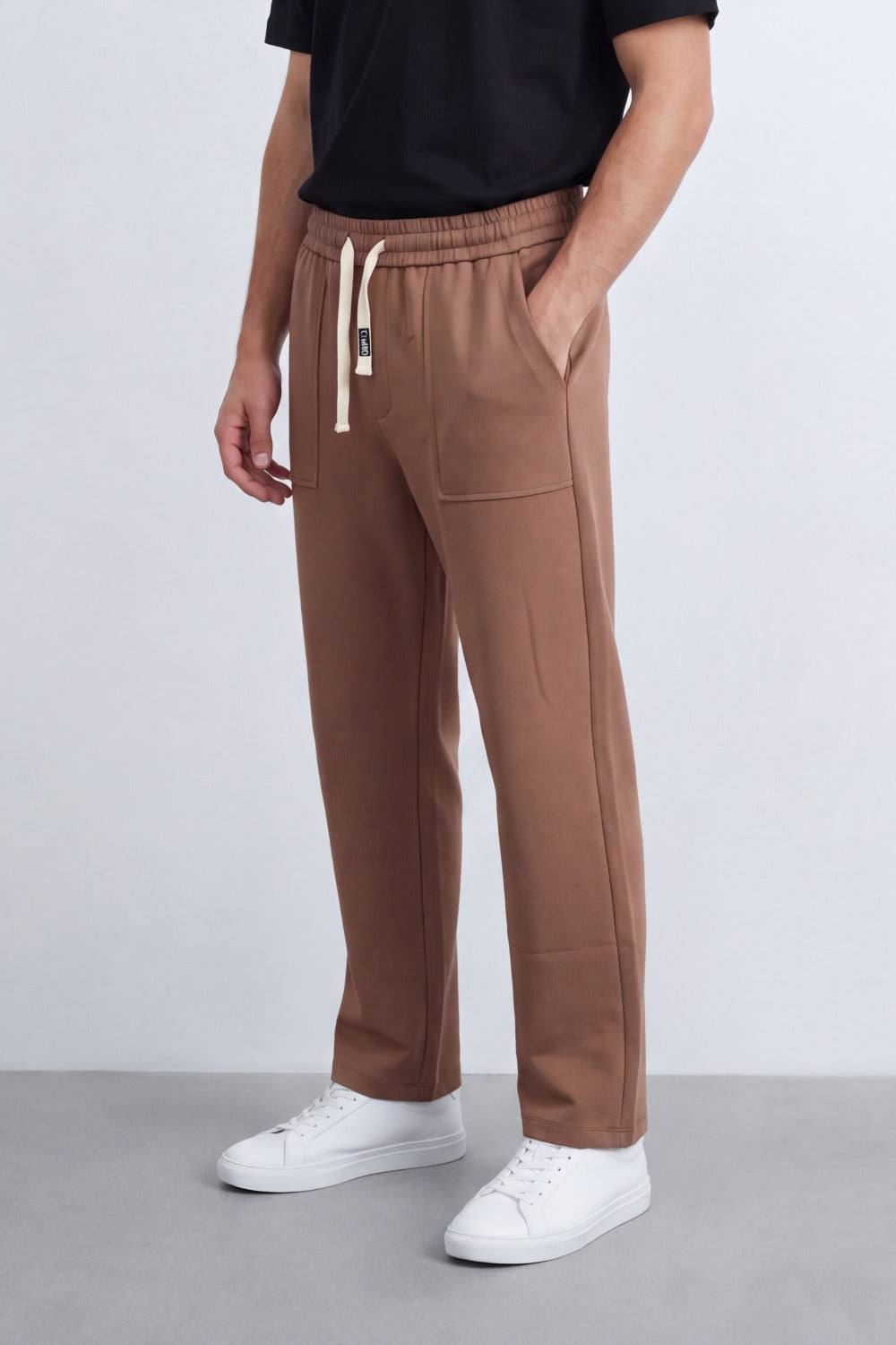 Men's Tomato Store Soft Twill Cargo Jogger Sweatpants Patch Pocket Detail Elastic Drawstring Wide Leg