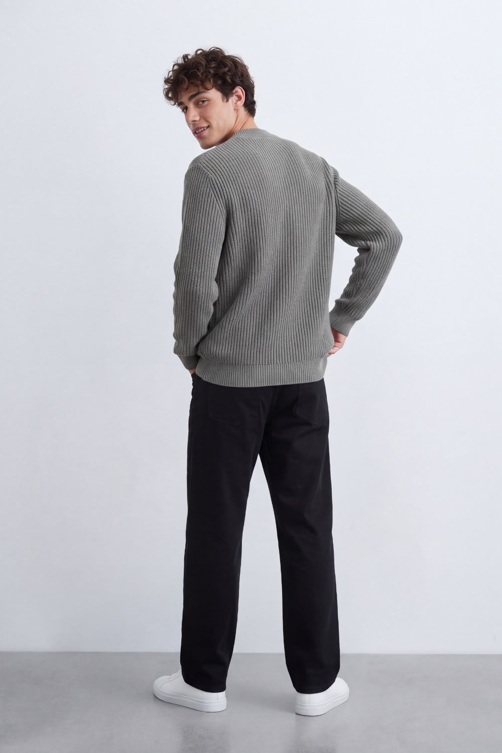 Men's Tomato Store Ribbed Knit Pullover V-Neck Clean Textured Finish