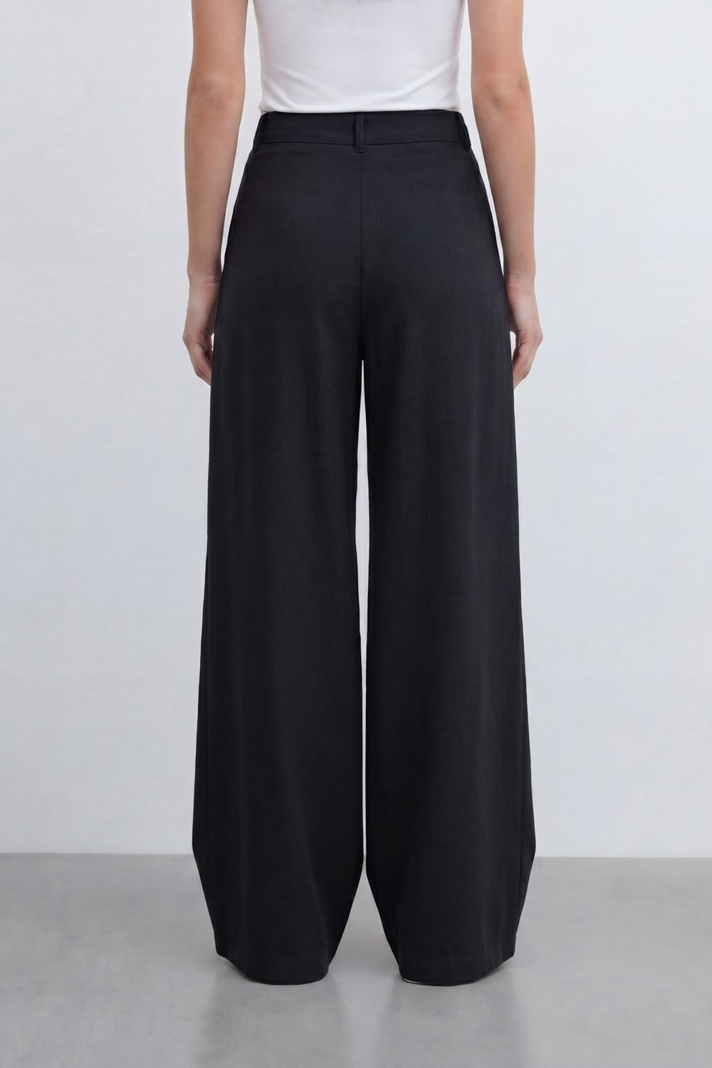 Women’s Tomato Store Tailored Flow Pants With Soft Draped Twill Texture Plain Solid Dye Surface Front Pleat Detail
