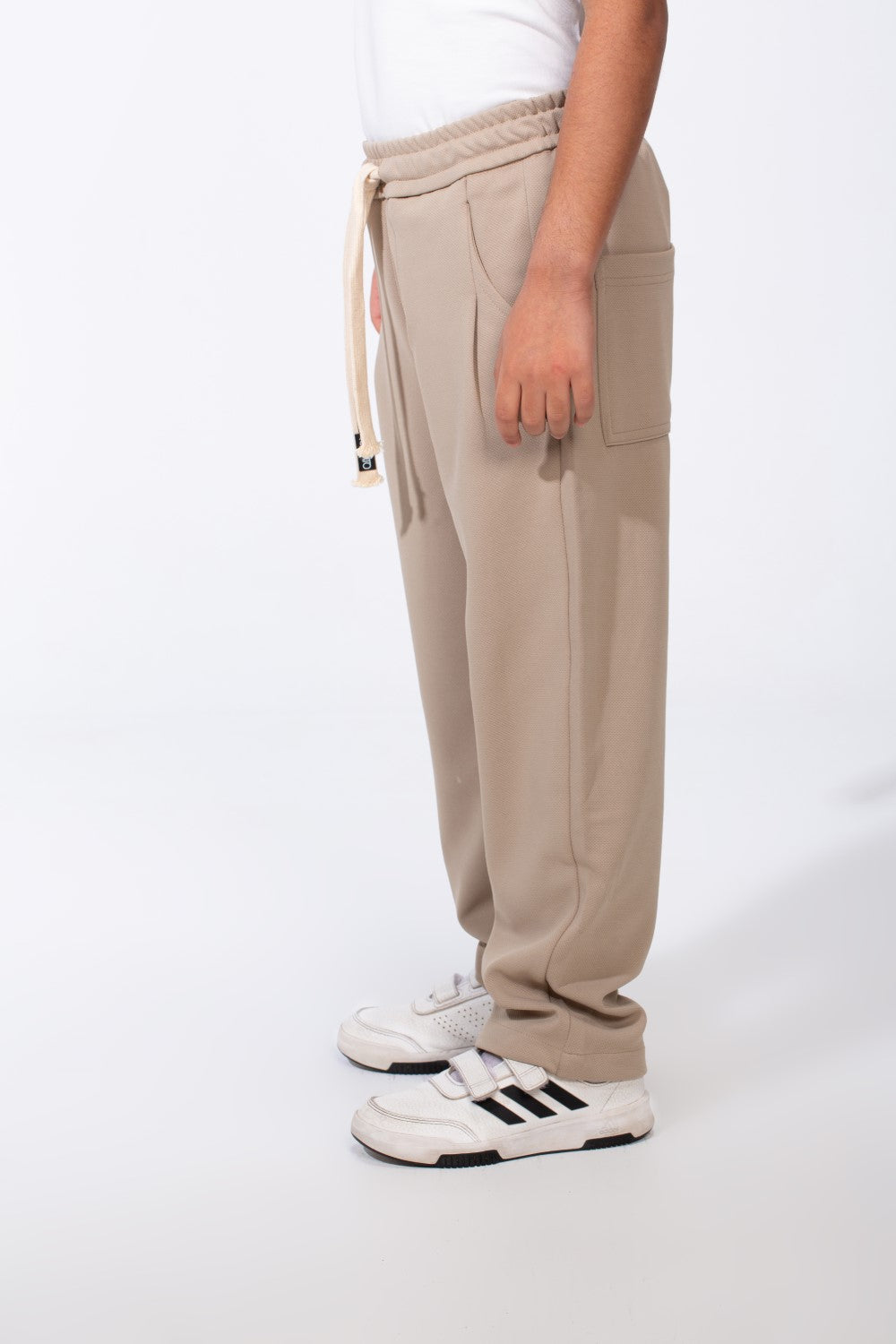 Boy's Elasticated Ribbed Waistband Deep Side Seam Pockets Over Size Fit Casual Outings Sweat Pants