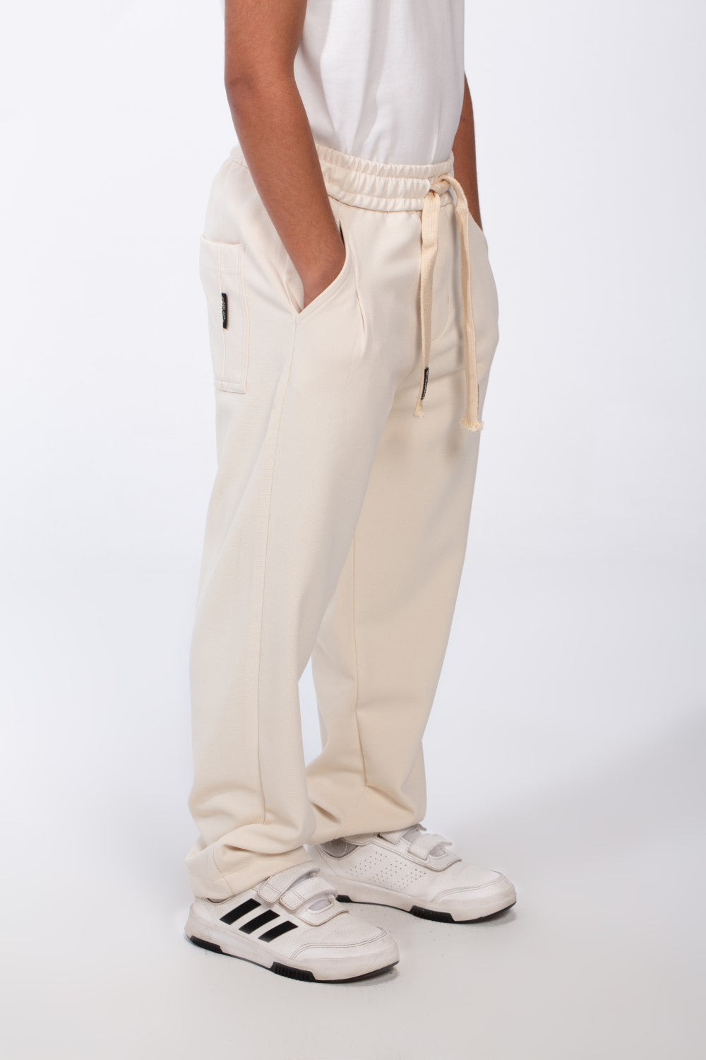 Boy's Elasticated Ribbed Waistband Deep Side Seam Pockets Over Size Fit Casual Outings Sweat Pants