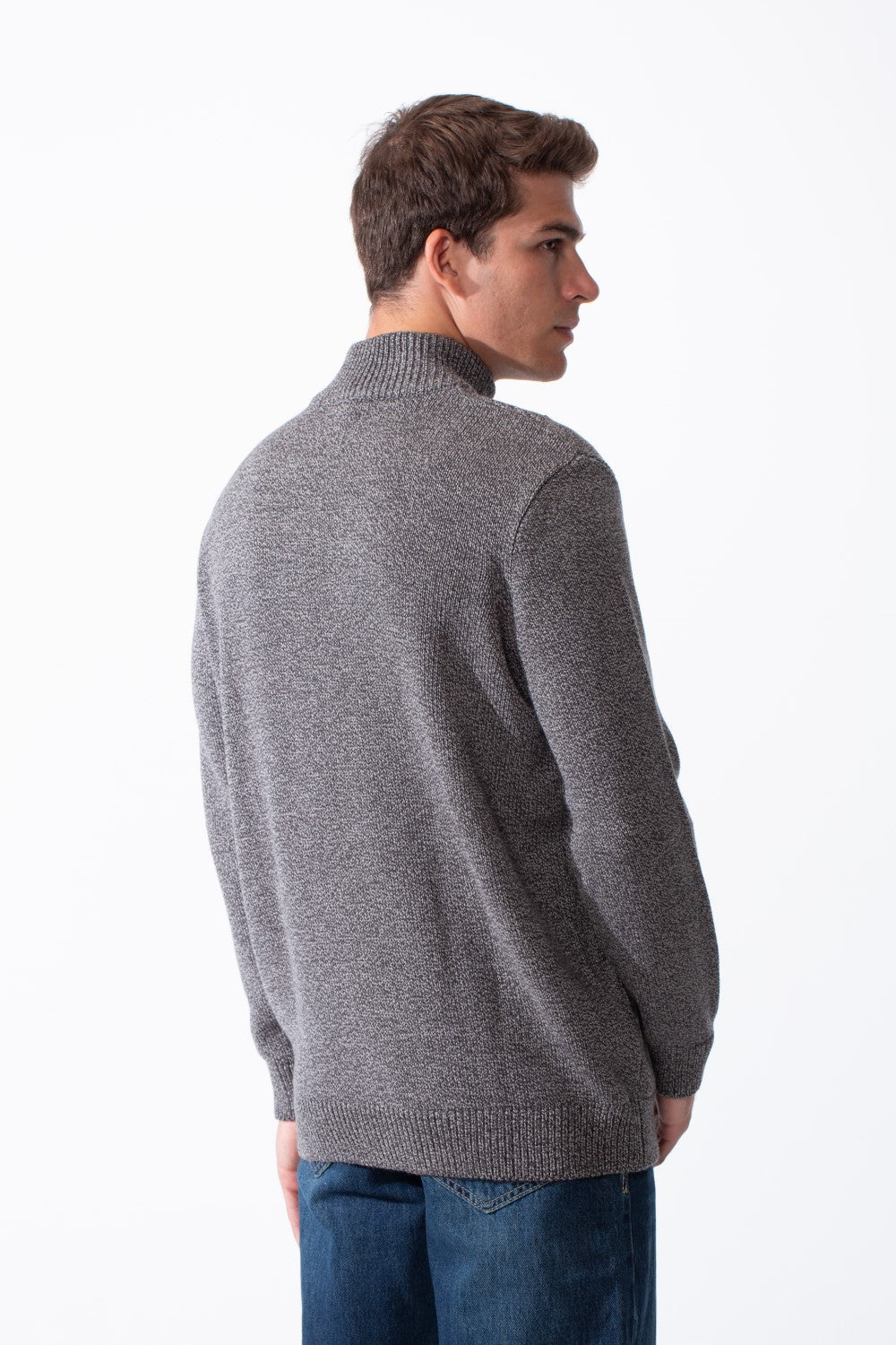 كنزة رجالية ضيقة Slim Fit بأكمام طويلة، ياقة عالية، قماش محبوك عملي، تصميم شريط أمامي، أساسية ومثالية للطبقات