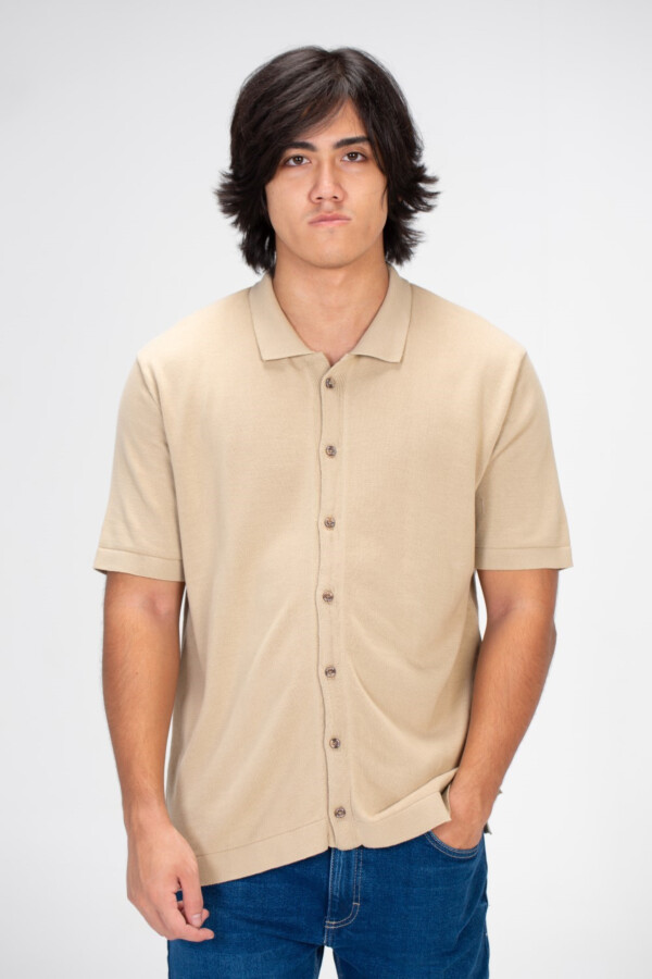 Men's Half Sleeved Plain Shirt With Front Buttons And Comfortable Material