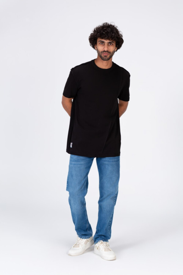 Mens Basic Plain T-shirt Made Of Soft Cotton Essential For Everyday Outings