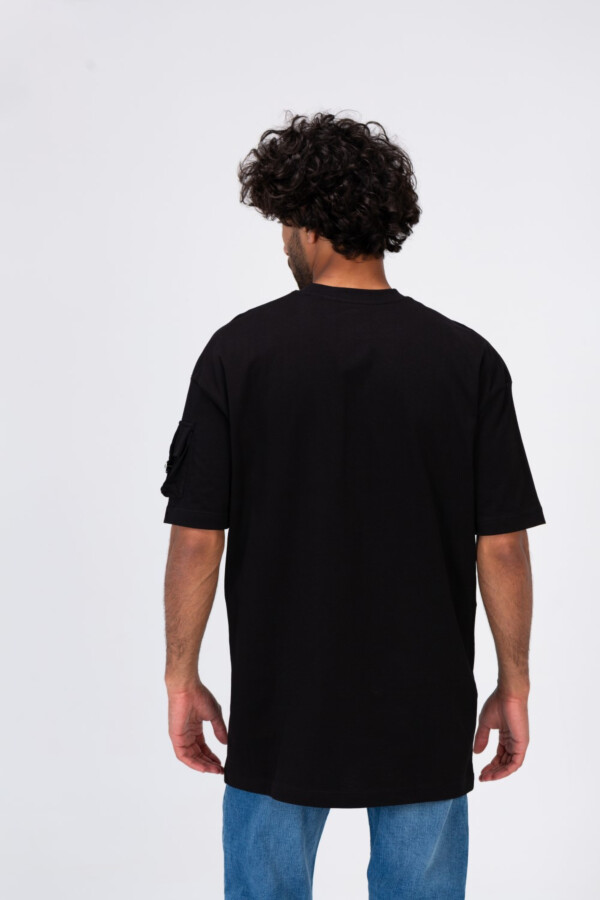 Mens Round Basic Plain T-Shirt With Shoulder Pocket And A Unique Cut