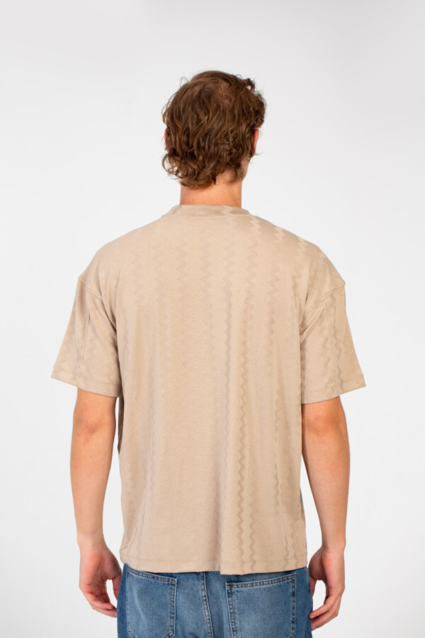 تيشرت رجالي تلبيس عادي بتصميم عصري عالي الجودة وتفاصيل أساسية أكمام قصيرة