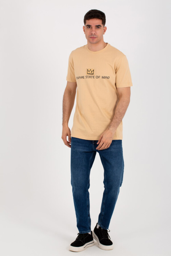 تيشرت رجالي سليم فيت بياقة دائرية وأكمام قصيرة وطباعة أمامية