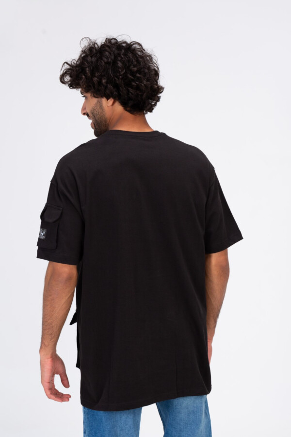 Mens T-shirt With Two Pockets On The Front And One On The Side Made Of Comfortable And Ppractical Material