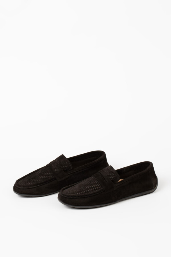 Men's Classic Shoes With A Modern Design In High Quality And Breathable Material