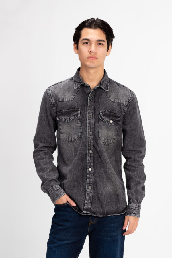 Men's Long Sleeved Denim Shirt With Front Pockets