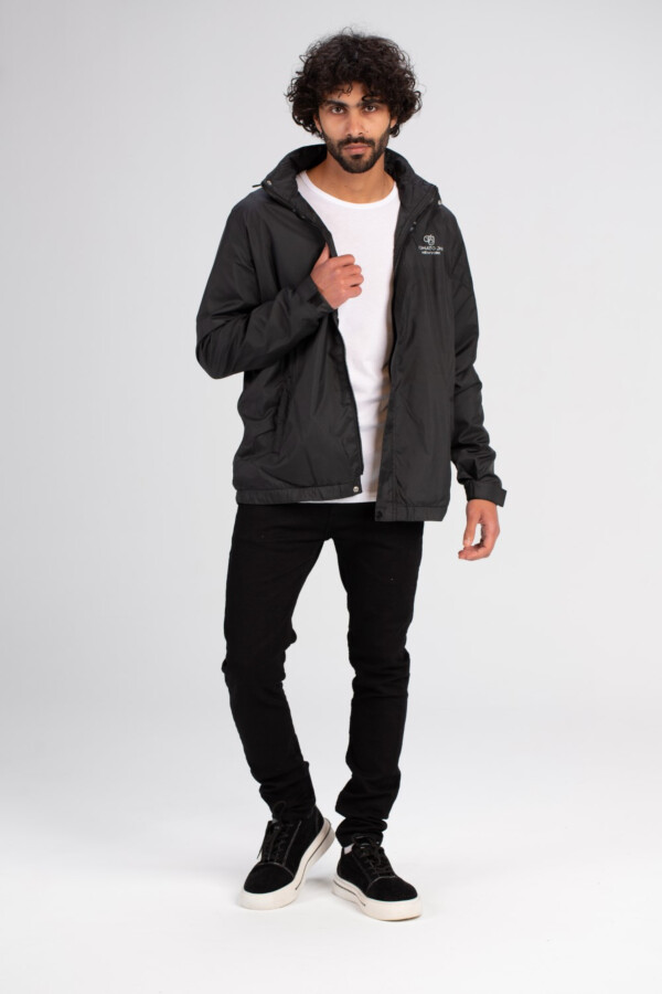 جاكيت رجالي مع تفاصيل فريدة بطبعة من الأمام و مضاد للماء و خامة عالية الجودة