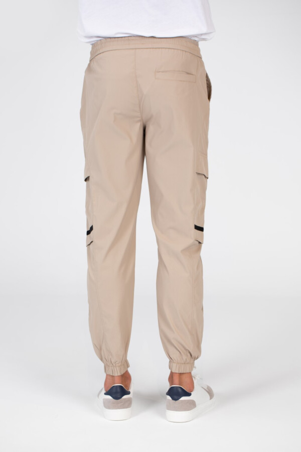 Men's Sweatpants With Basic Details And A Modern Cut