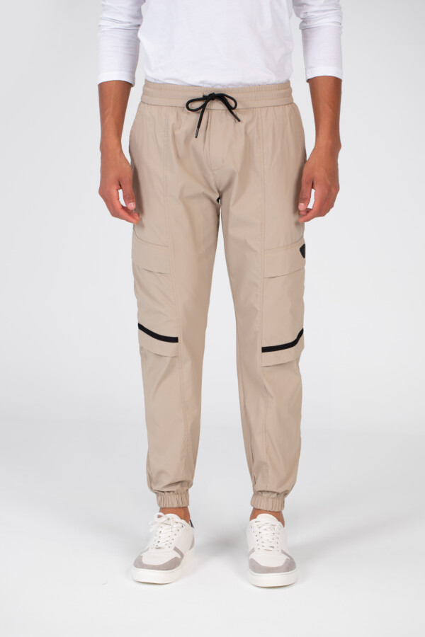 Men's Sweatpants With Basic Details And A Modern Cut