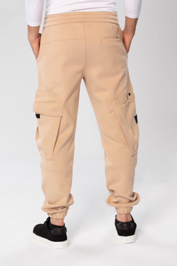 Men's Oversized Sweatpants With Drawstring In The Middle And Side Pockets