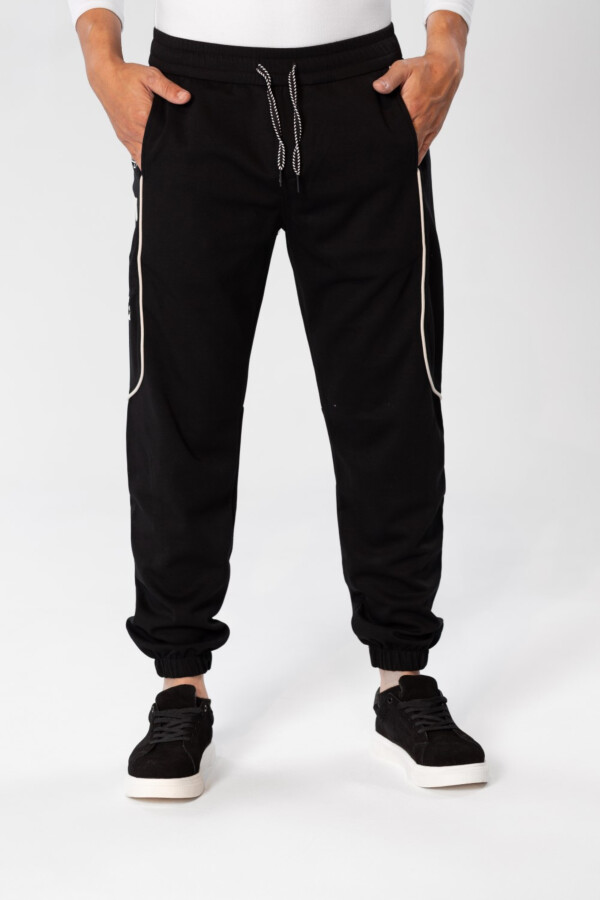 Men's Sweatpants With A Modern Fit And A Text Print On The Side