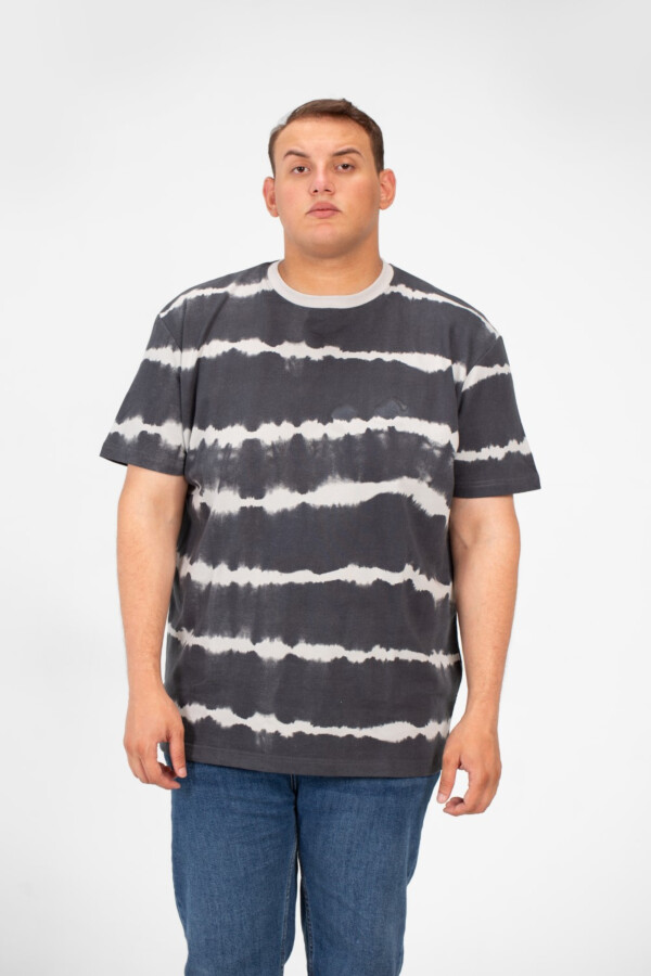 تيشرت بيج سايز رجالي بياقة دائرية جاكار بأكمام قصيرة وتصميم عصري