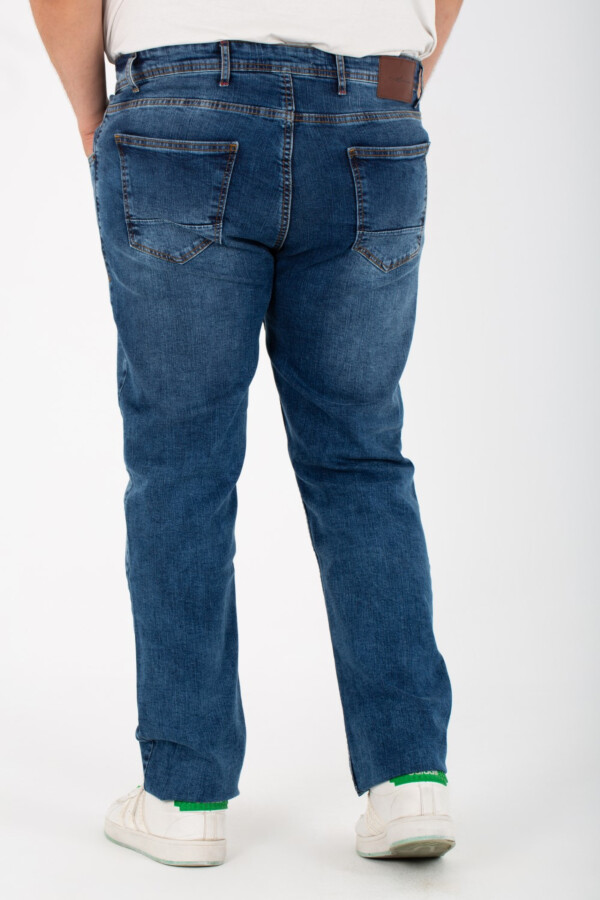 بنطلون جينز بيج سايز رجالي يوزد بخمسة جيوب وألوان اساسية