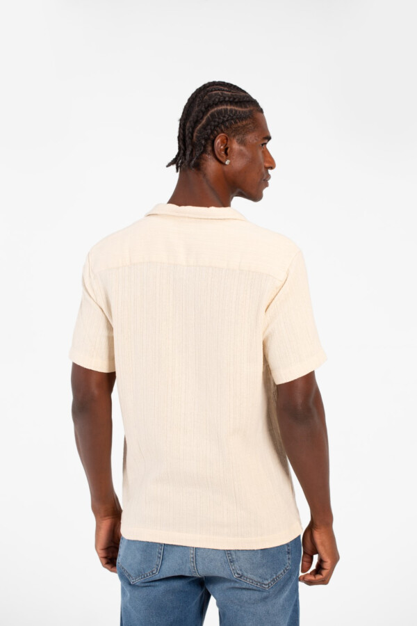 قميص بيزك رجالي شبكي سليم فيت أكمام قصيرة بجيب أمامي