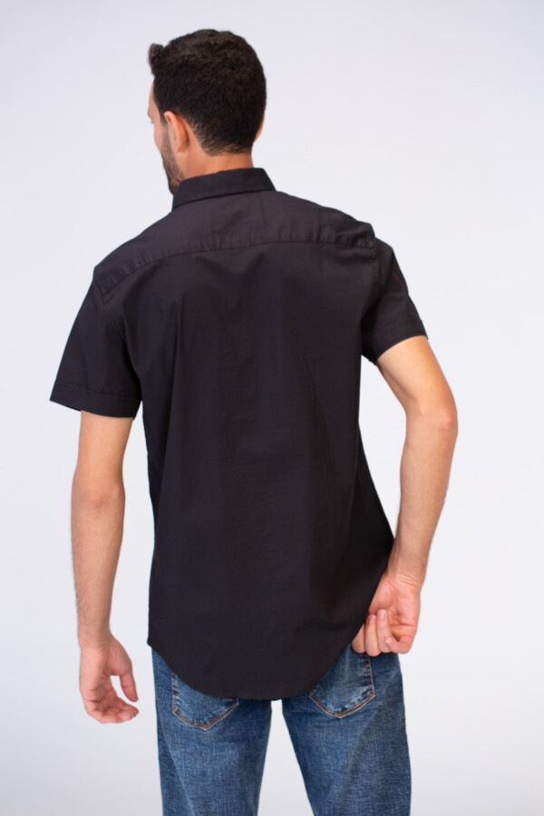 قميص رجالي نص كم سليم فيت بيزك سادة بخامة بوبلين ليكرا