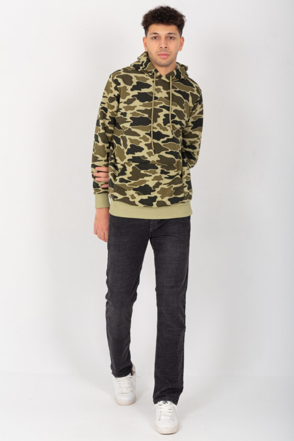 سويت شيرت رجالي مبطن هودي جيش بتصميم مميز و تفاصيل فريدة و يتميز بالأناقة