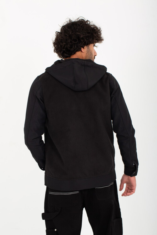 سويت شيرت رجالي بسوستة كاملة وجيوب من الجانب و من الأمام و تفاصيل مميزة ببطانة داخلية