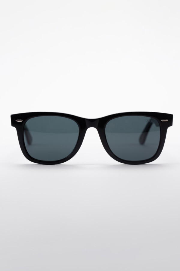 Men's Tomato Sunglasses With A Basic frame And High Quality Material