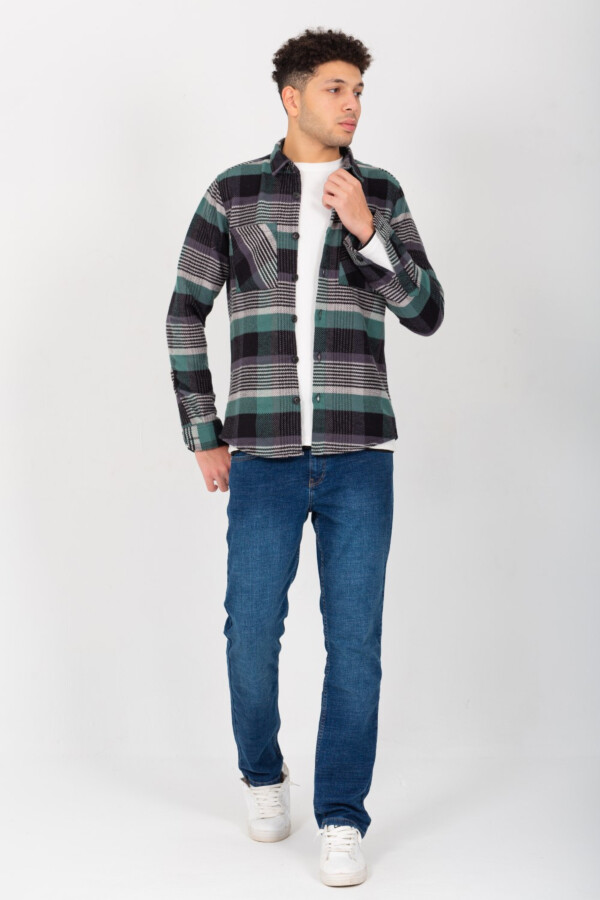 قميص رجالي كاروهات المريح بجيوب من الأمام و خامة عالية الجودة و تفاصيل مميزة