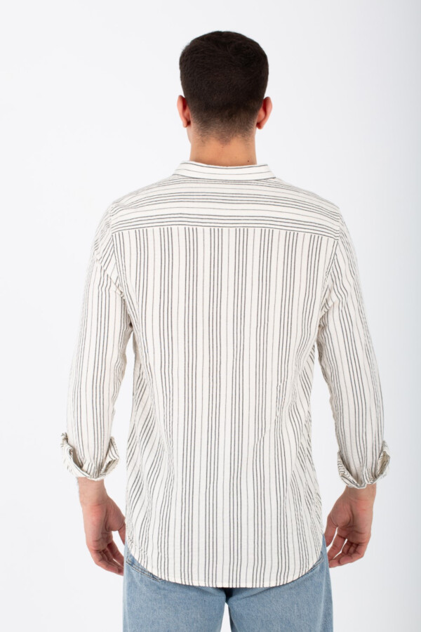 Mens Slim Fit Shirt With Front Pockets And Long Sleeves