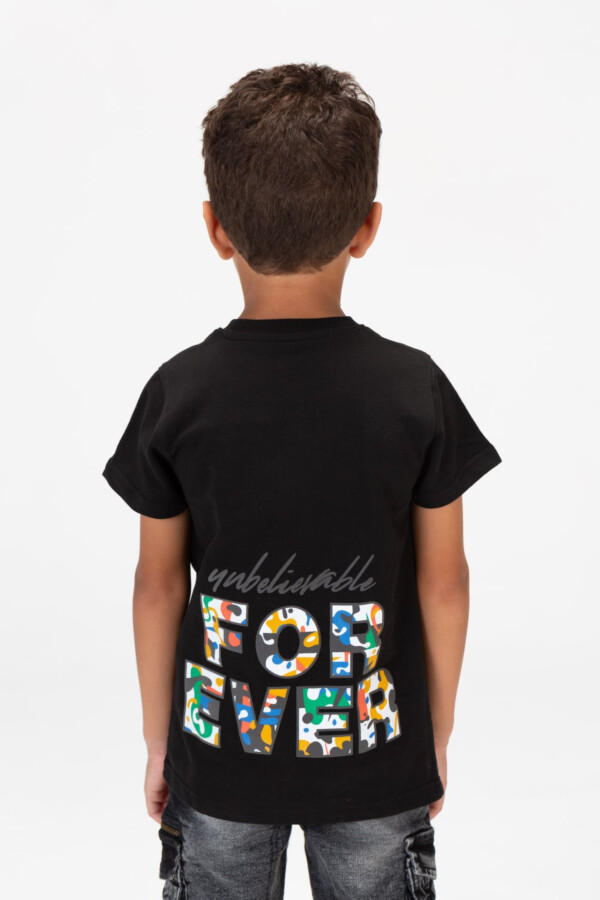 تيشرت أولادي راوند مطبوع فور ايفر من الأمام والخلف أكمام قصيرة