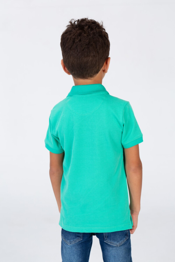 تيشيرت أولادي بولو سادة بأكمام قصيرة وبادج توميتو من الأمام
