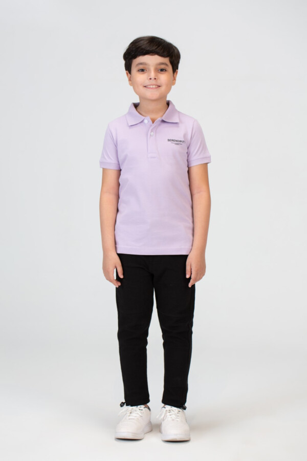 تيشيرت اولادي بولو بأكمام قصيرة وطباعة خلفية مميزة