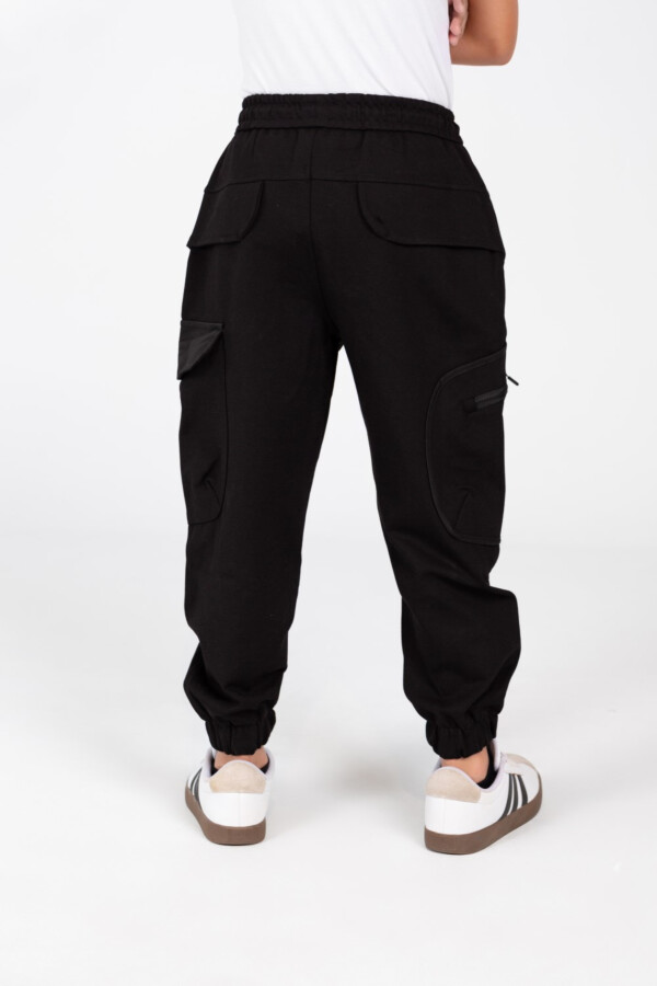 Boy's Sweatpants With Elastic Waistband And Modern Side Pockets
