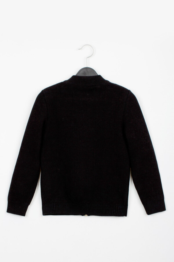 بلوفر أولادي مبطن من الداخل سادة من الصوف و تفاصيل مميزة