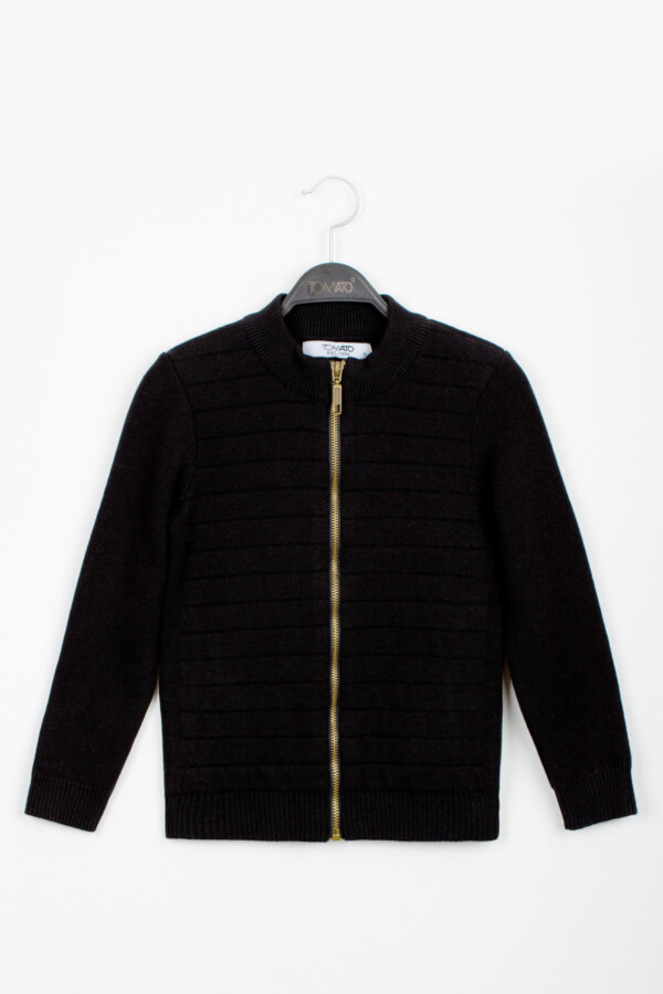 بلوفر أولادي مبطن من الداخل سادة من الصوف و تفاصيل مميزة