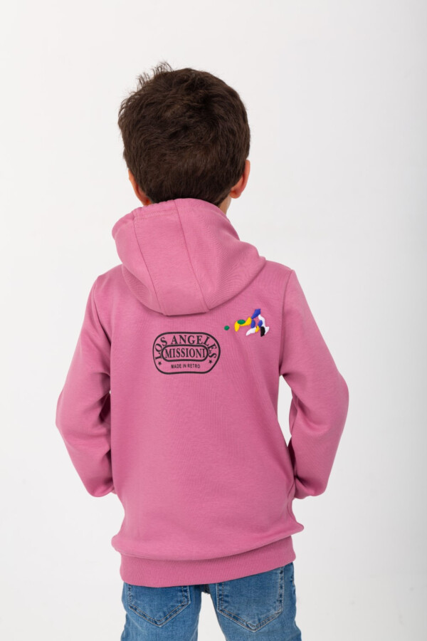 سويت شيرت أولادي مبطن هودي بطبعة من الخلف و الأمام و تفاصيل مميزة و يتميز بالأناقة