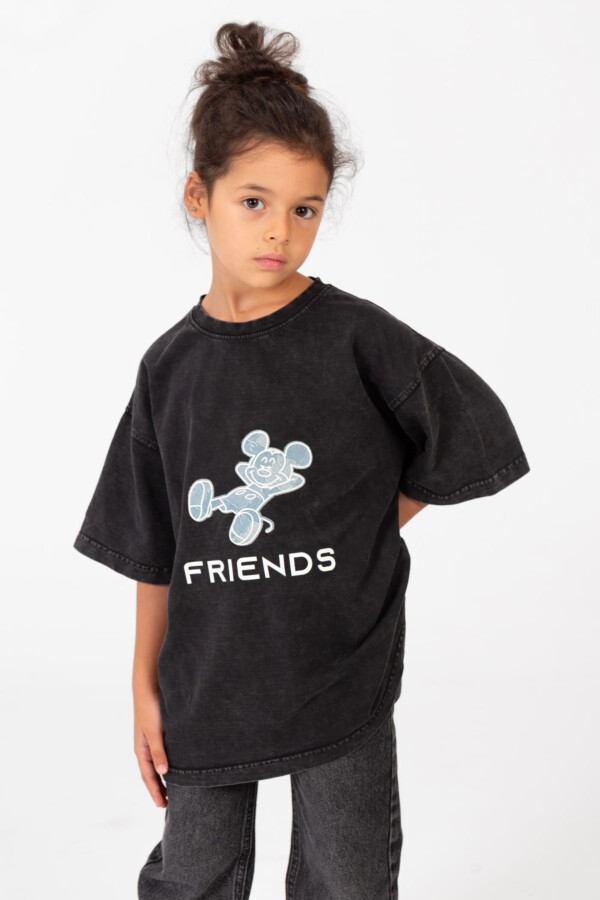 تيشرت بناتي محجر بطبعة فريندز من الامام مع ياقة دائرية وأكمام قصيرة