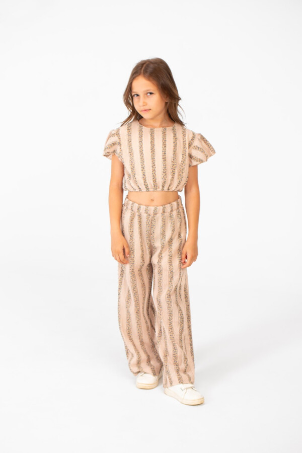 طقم أوتفيت بناتي مقلم بلوزة قصيرة بكرانيش من الكتف وبنطلون