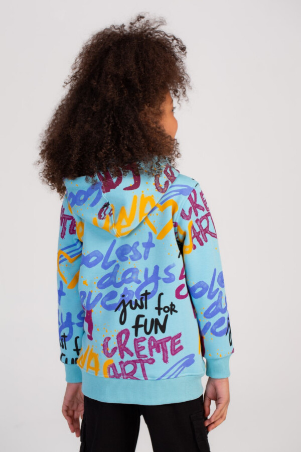 سويت شيرت بناتي مبطن هودي بتصميم مميز مطبوع و تفاصيل مميزة