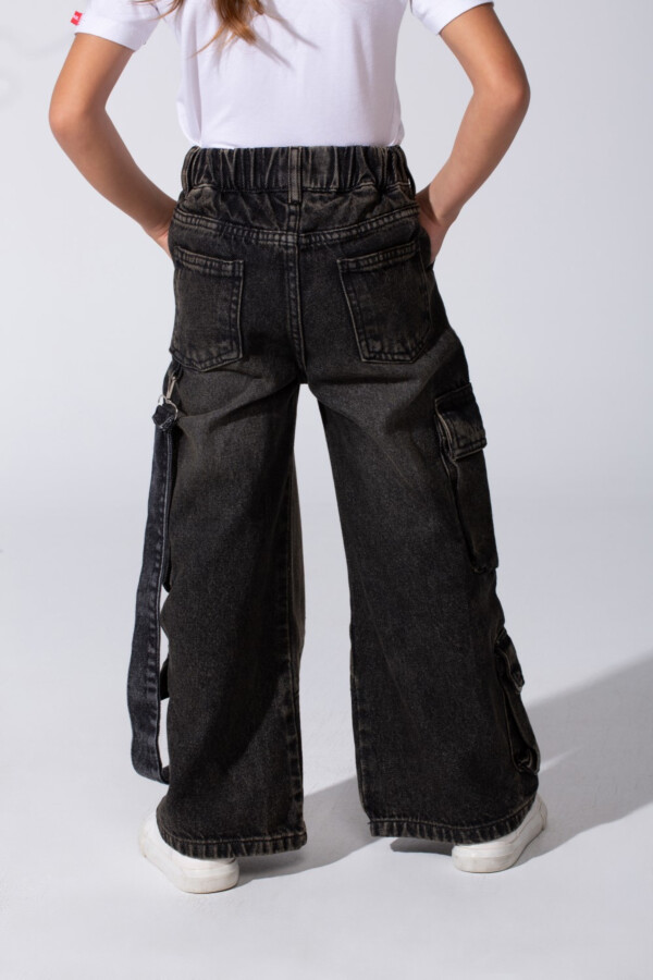 Girl's Cargo Jeans Pants With An Elastic Waistband And Modern Side Pockets